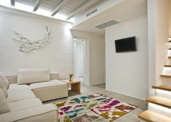 إم - ميكونوس تورلوس