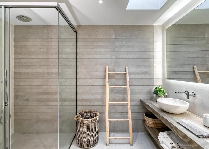 إم - ميكونوس تورلوس